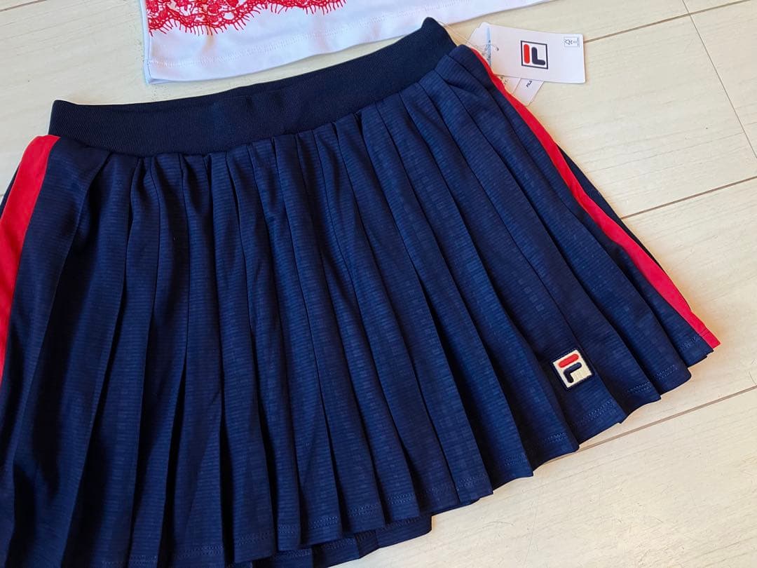 FILAフィラ＊紺×レッドのプリーツスコートと刺繍アレンジ美シルエットトップス