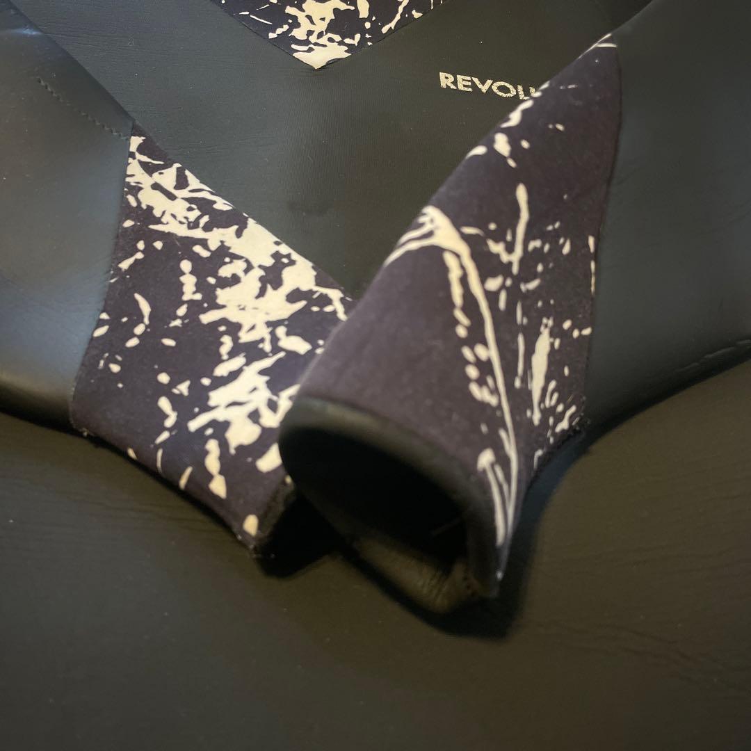 セミドライ　裏起毛フルスーツ　ウエットスーツ　revolution 5mm