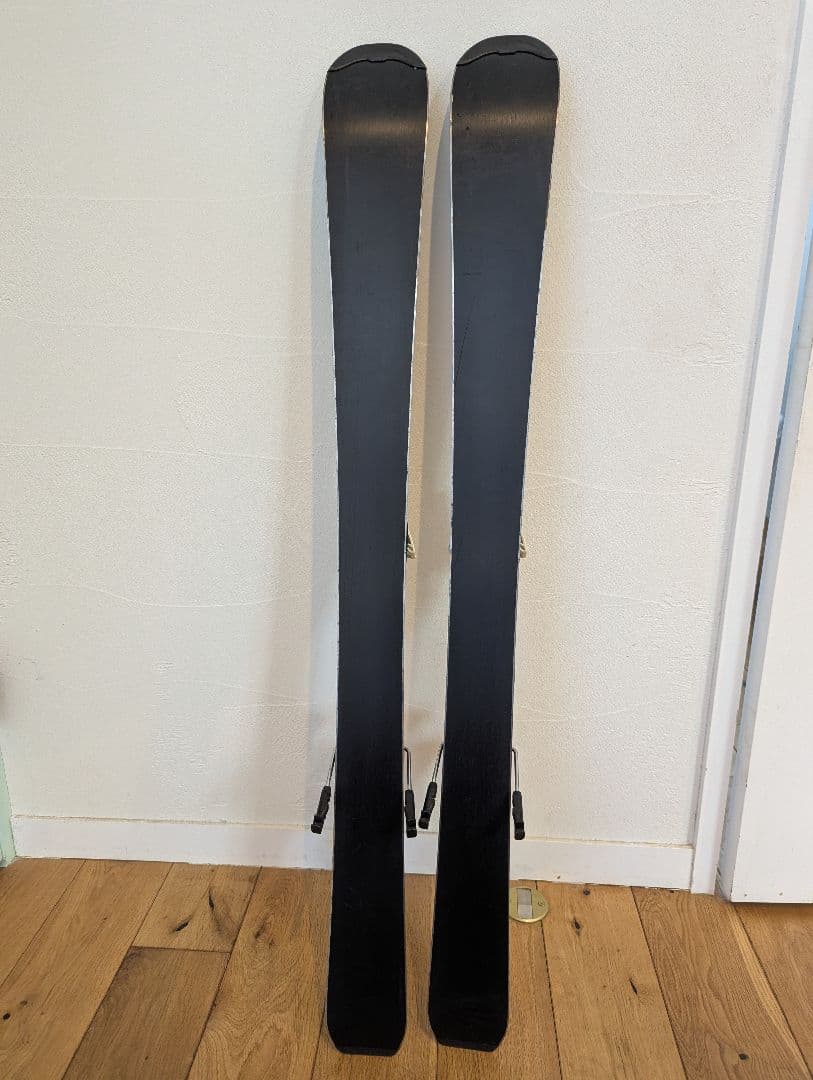 ATOMIC ジュニア用スキー板 ビンディング付き、ブーツセット