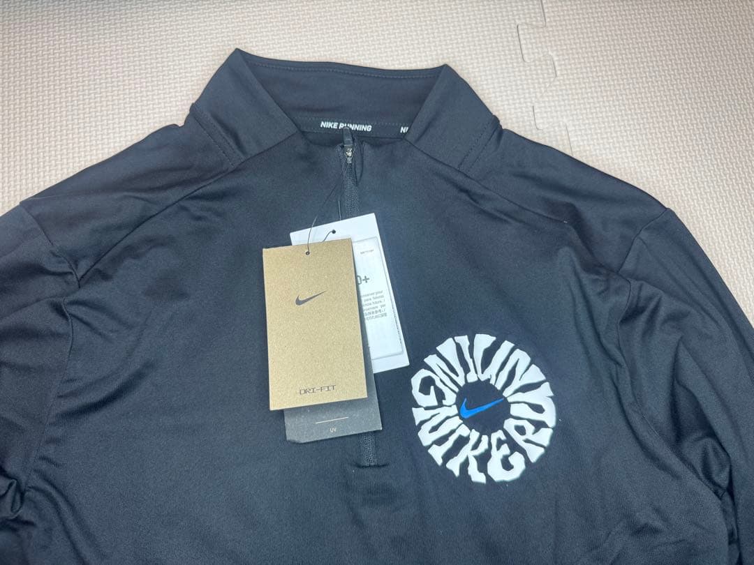 Nike ブラック アンダーシャツ ジップアップ