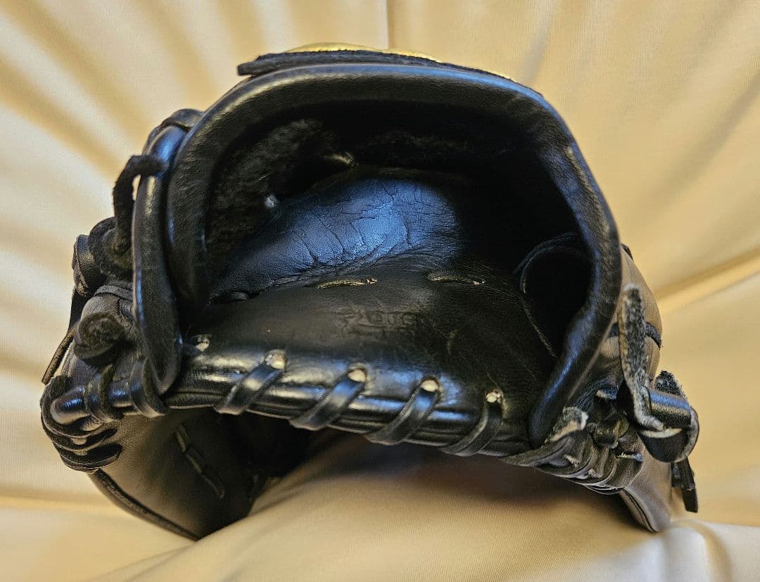 硬式グローブ　ミズノ　ビクトリーステージ Mラベル