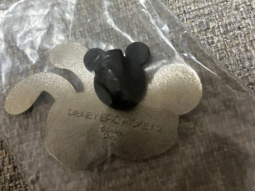ミッキー オズワルド ピンバッジ エピックミッキー2 特典 非売品