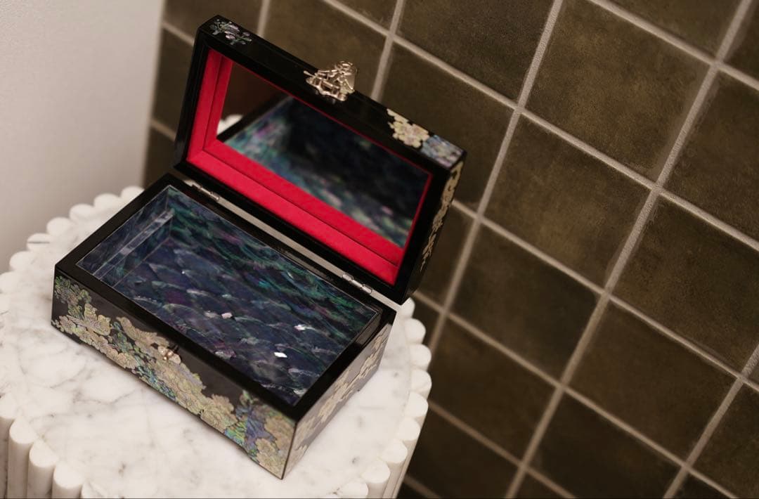 中国伝統螺鈿漆器ジュエリーボックス（内側も螺鈿装飾・純手工制作）