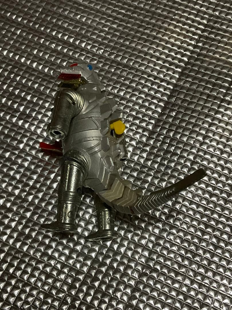 メカゴジラ・超合金。ミロのビーナス状態。【両腕が欠品しております　ブルマーク】