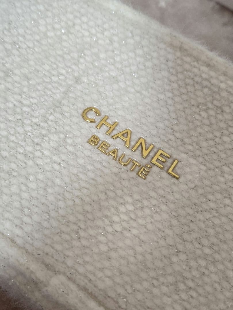 新品未使用 CHANEL ノベルティ チェーン付きポーチ ホワイト ラメ入り