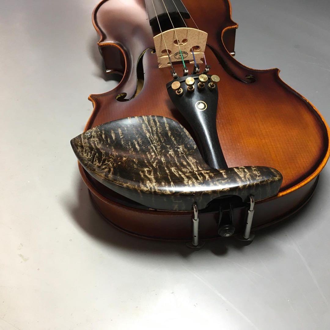 楓ハードメイプル　縮杢　黒漆染め　ガルネリ型