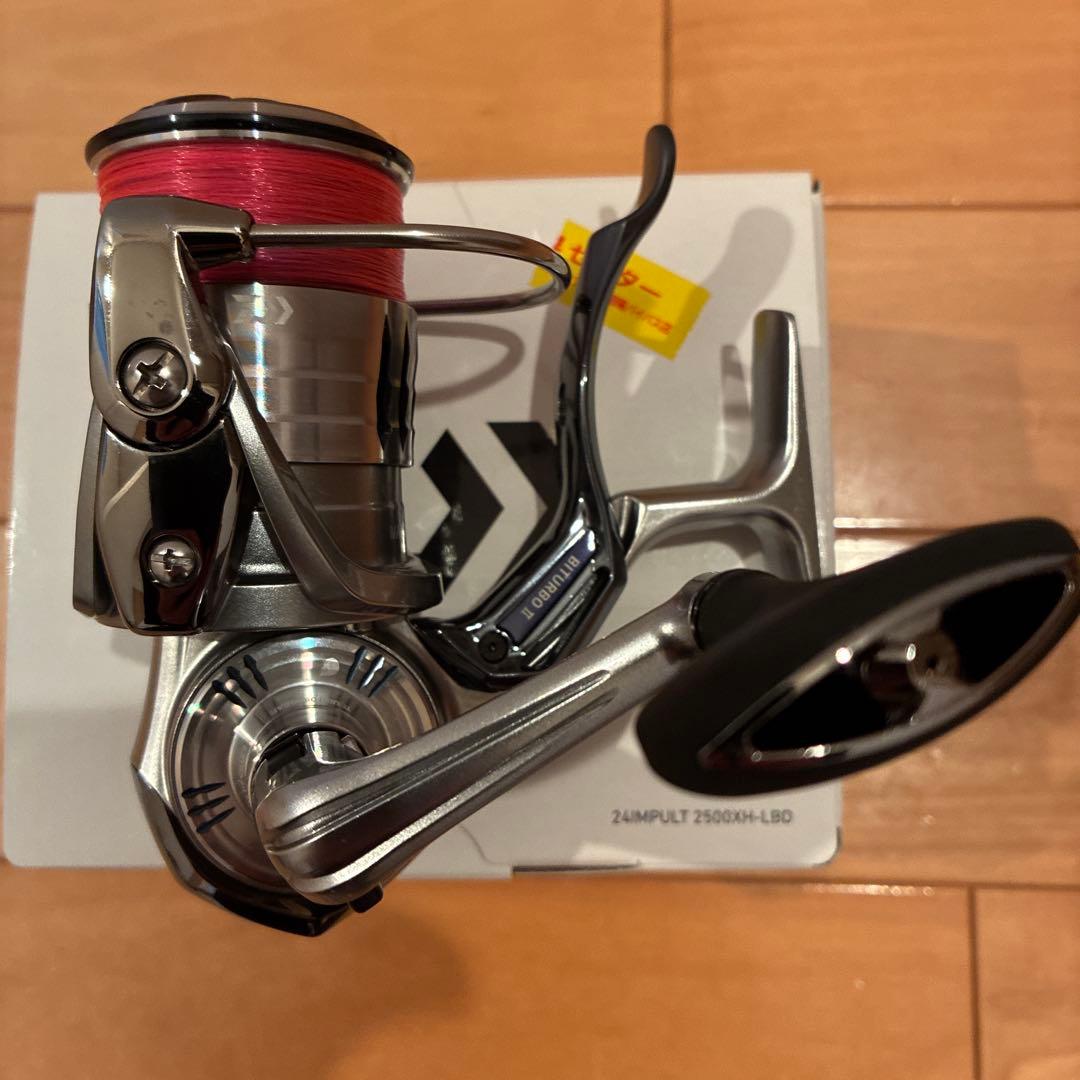 24インパルト2500XH-LBD スピニングリール リールケース付き