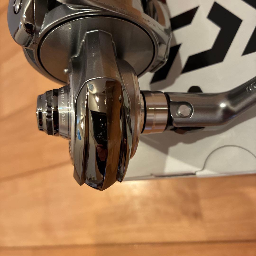 24インパルト2500XH-LBD スピニングリール リールケース付き