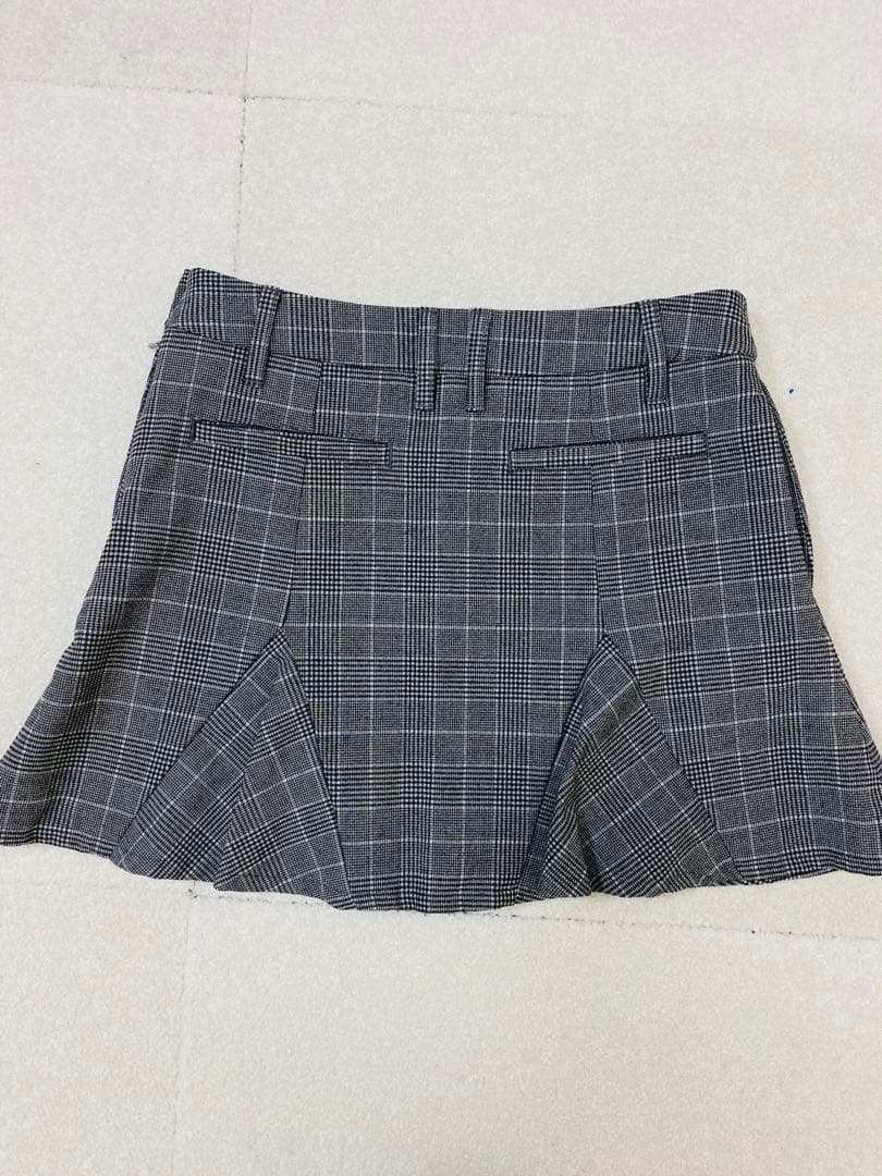 9415. 【極美品】DESCENTE グレンチェック フレアスカート