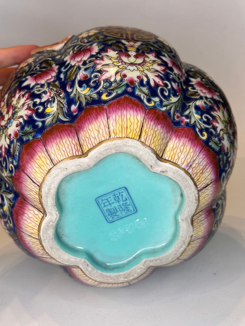 中国清代 乾隆年製款 藍釉金彩 葫蘆形賞瓶（荷花・寿字吉祥紋）中国古陶磁骨董品