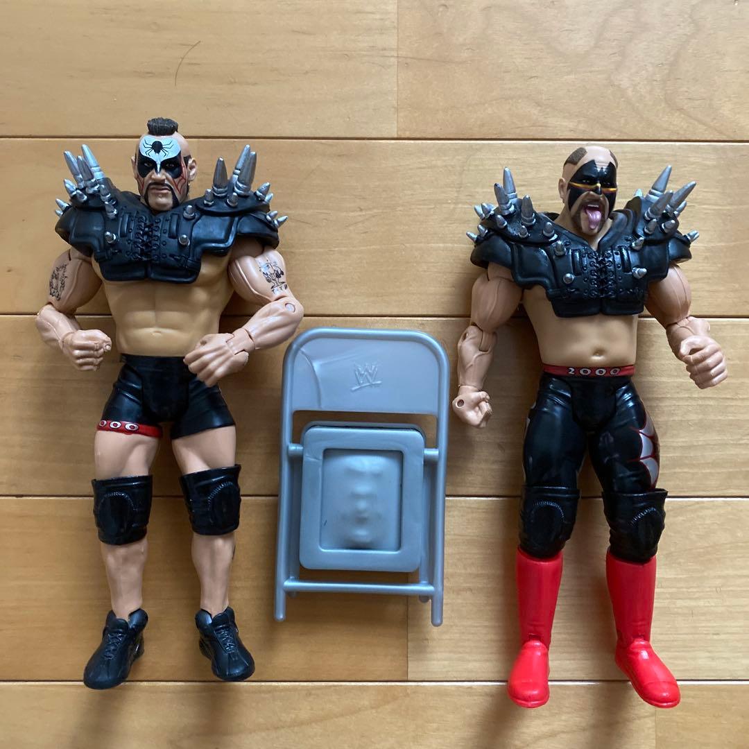 WWE ロードウォリアーズ　プロレスフィギュア 2体セット 凶器椅子付き
