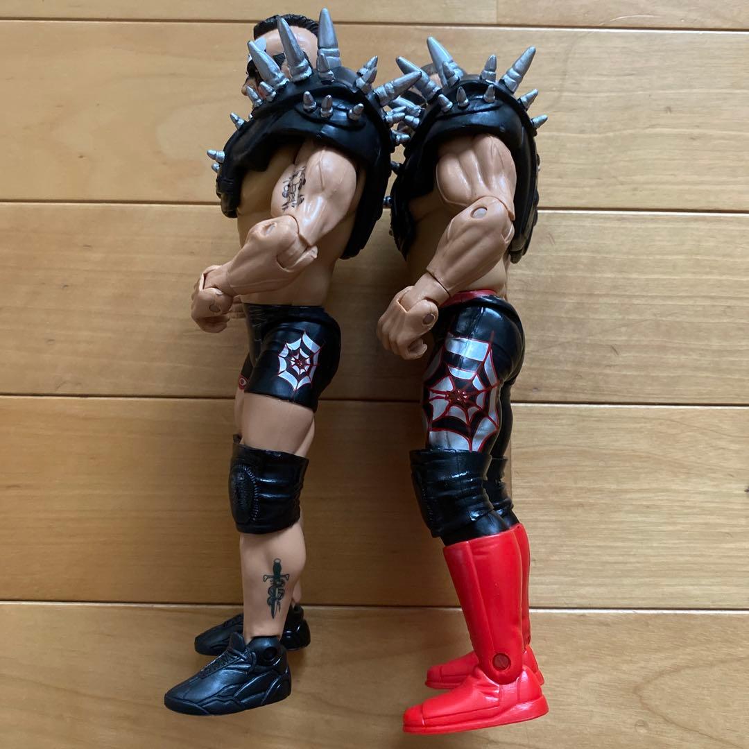 WWE ロードウォリアーズ　プロレスフィギュア 2体セット 凶器椅子付き