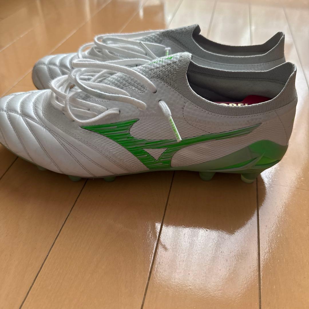 Mizuno モレリアネオ4β 限定色