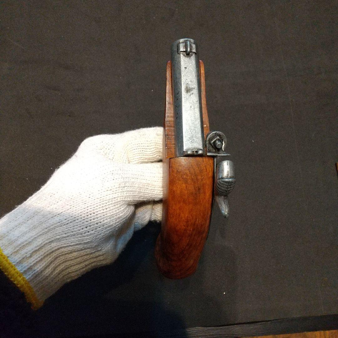 フリントロック式装飾用銃3丁 船舶舵取り付き