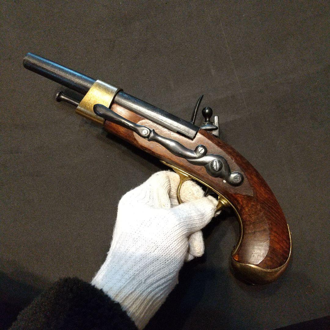 フリントロック式装飾用銃3丁 船舶舵取り付き