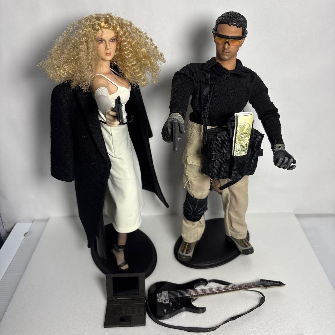 1/6 可動フィギュア　パソコン持ち男性と白ドレスの女性ホットトイズ台座