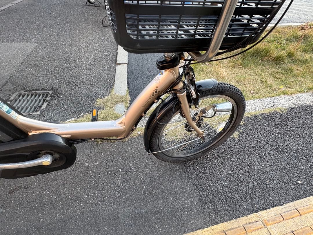 中古20インチブリヂストン電動アシスト自転車　8.9Ah 大阪
