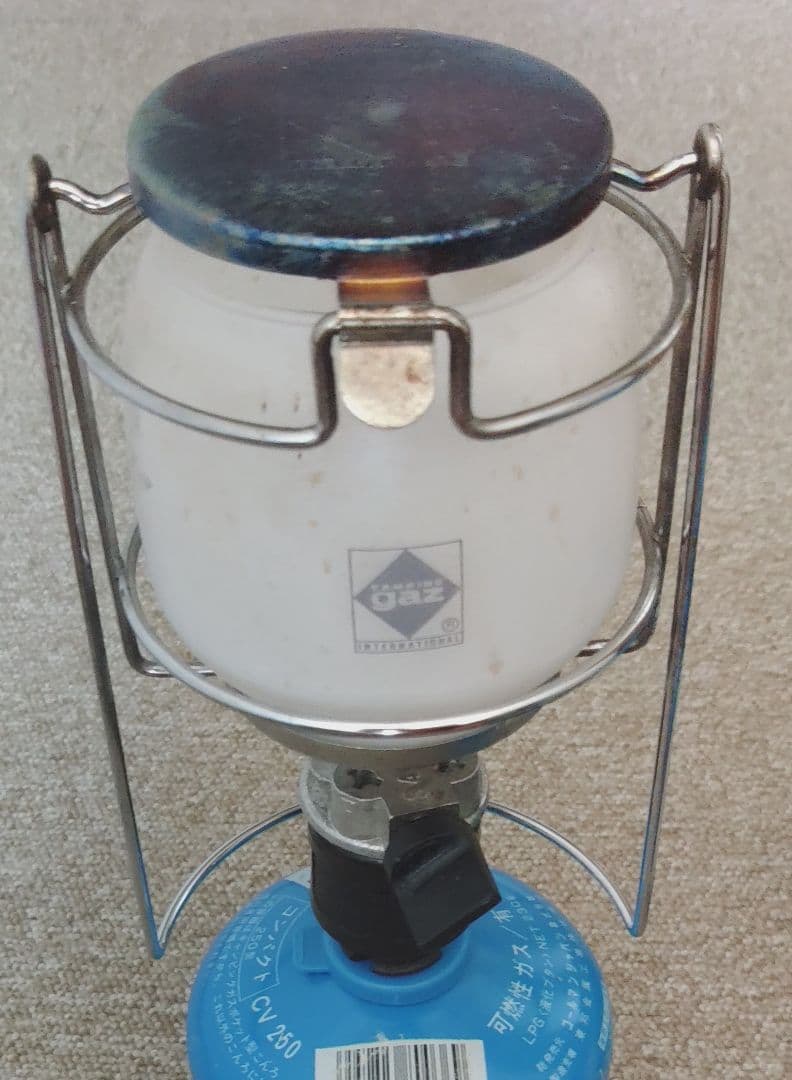 キャンピングガスのランタンとCV250カートリッジ3缶(寒冷仕様)のまとめ売り