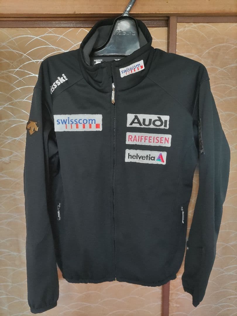 DESCENT デサント SwissTeam Model ミドラー