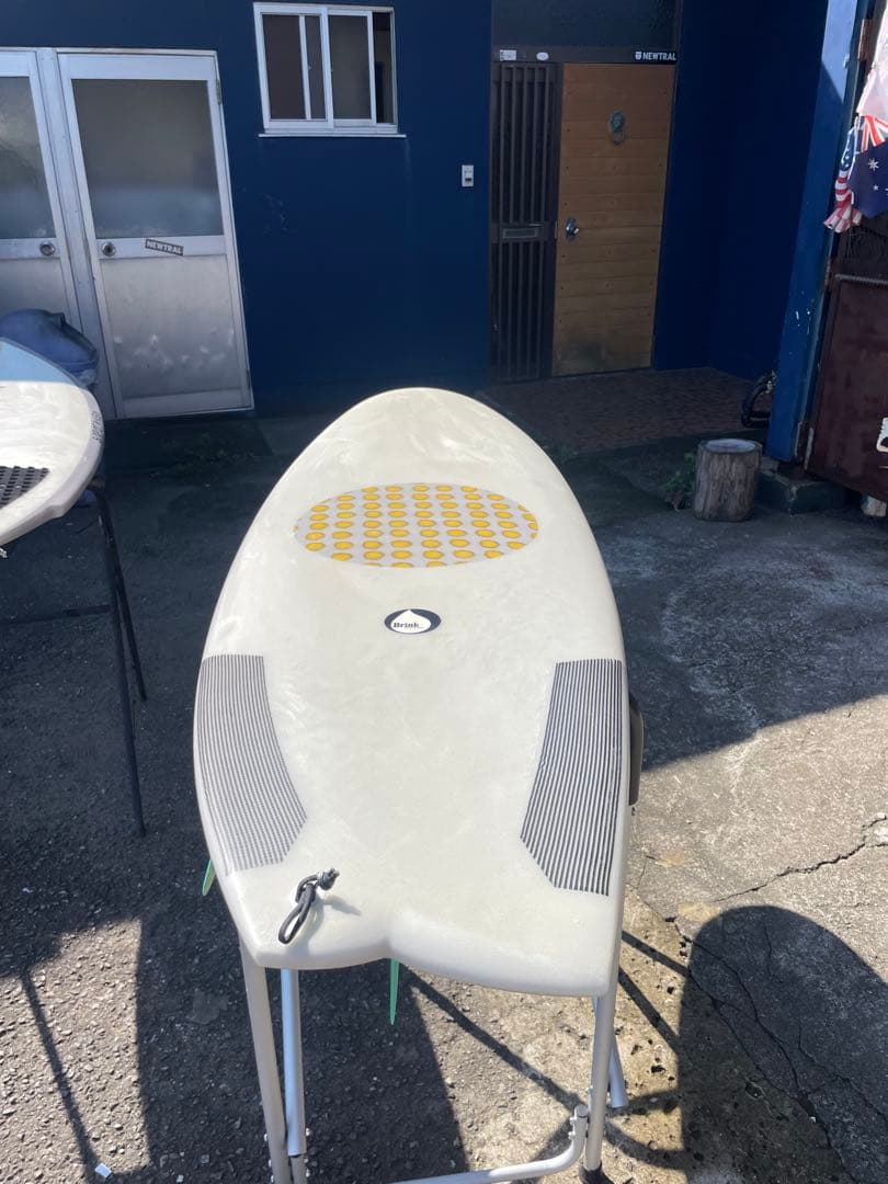 貴重　DONALD BRINKがシェイプする非対称ボード5.6