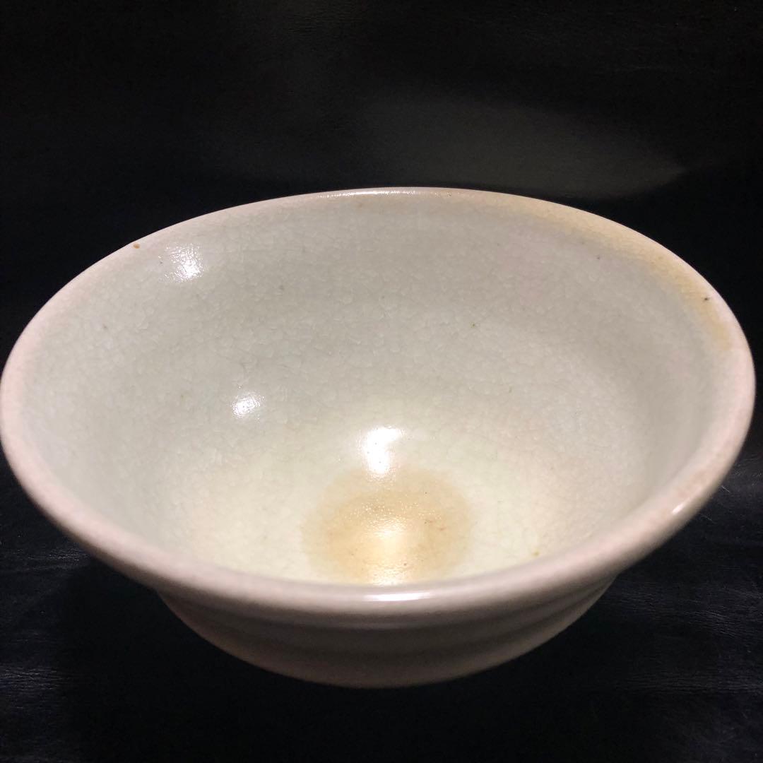 究極の美◼️蔵から吸い込まれる様な美しい白い抹茶茶碗が出てきました。茶道具、花道具