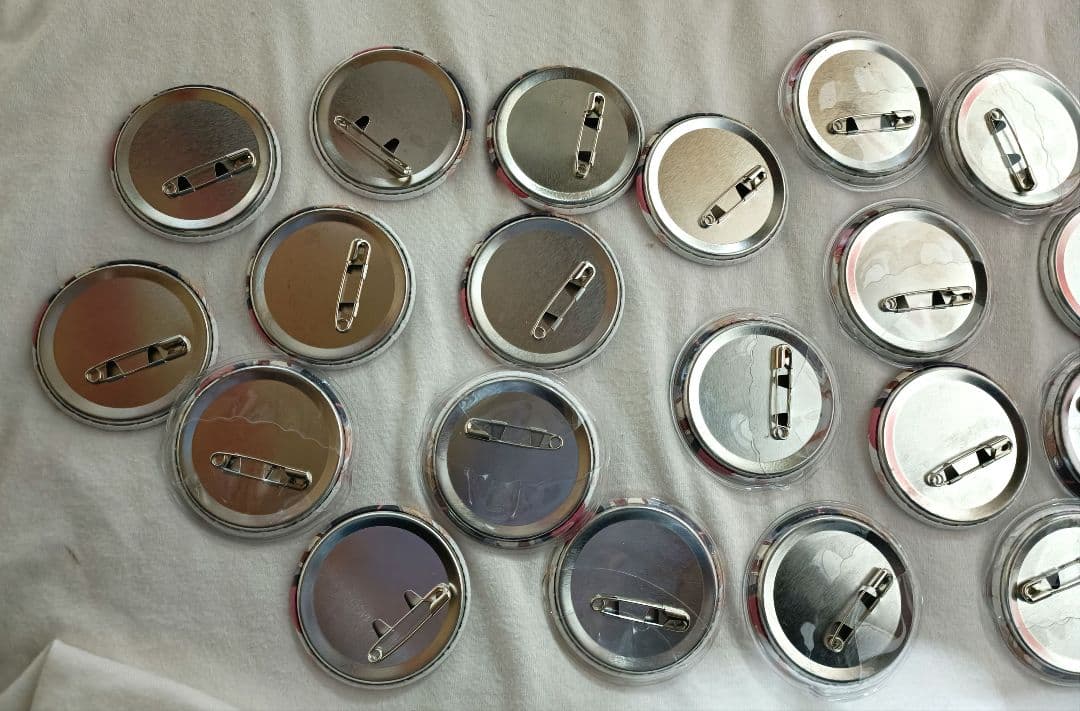 すとぷり　莉犬　缶バッチ　アリツア　等身