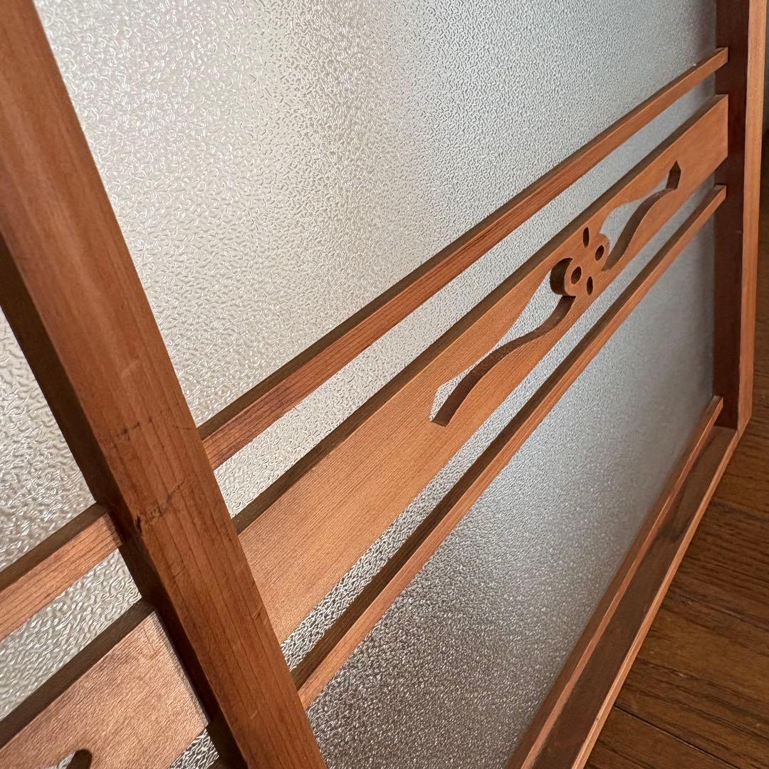 昭和板型ガラス　木枠付き　透かし彫り パーテーションの部品　間仕切り　衝立