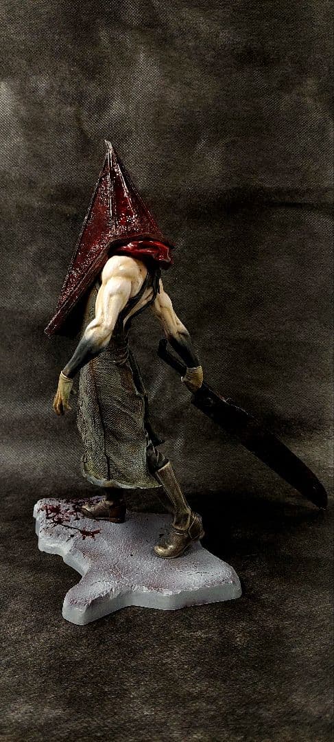 サイレントヒル２　レッドピラミッドシング　フルリペイント塗装！！　景品フィギュア