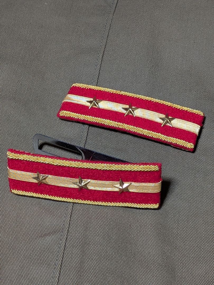 日本軍　陸軍　将校　大尉　肩章　高級レプリカ　本革使用　未使用