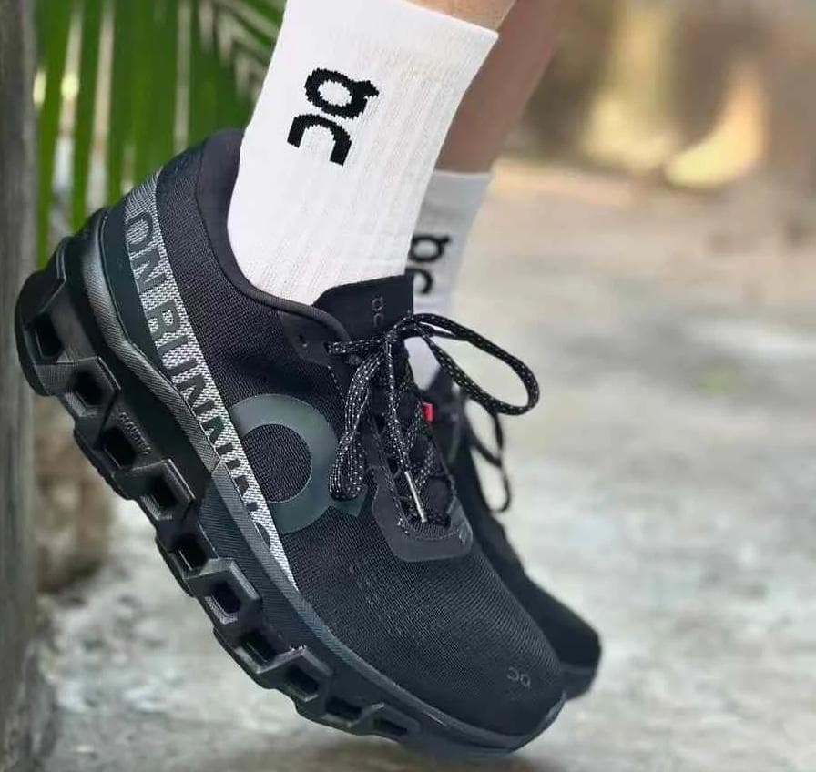 on Cloudmonster2 ×クラウドモンスター ブラック 26cm