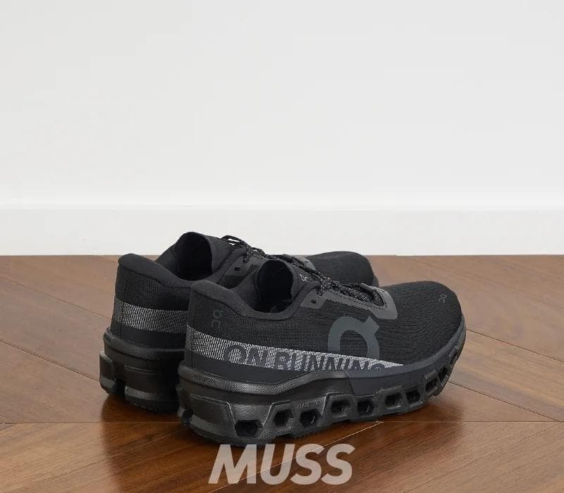 on Cloudmonster2 ×クラウドモンスター ブラック 26cm