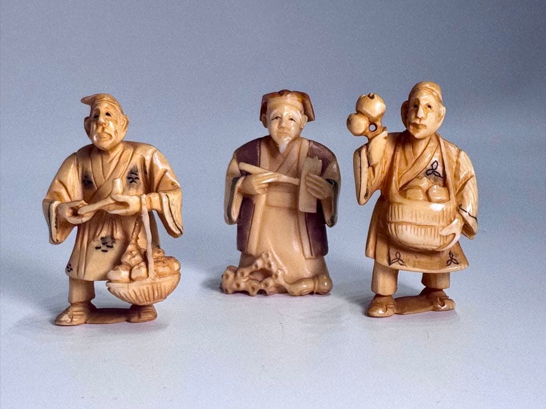 時代【 玉山 】造 細密彫刻 天然素材 牙 根付 からくり顔 僧侶他８体まとめて