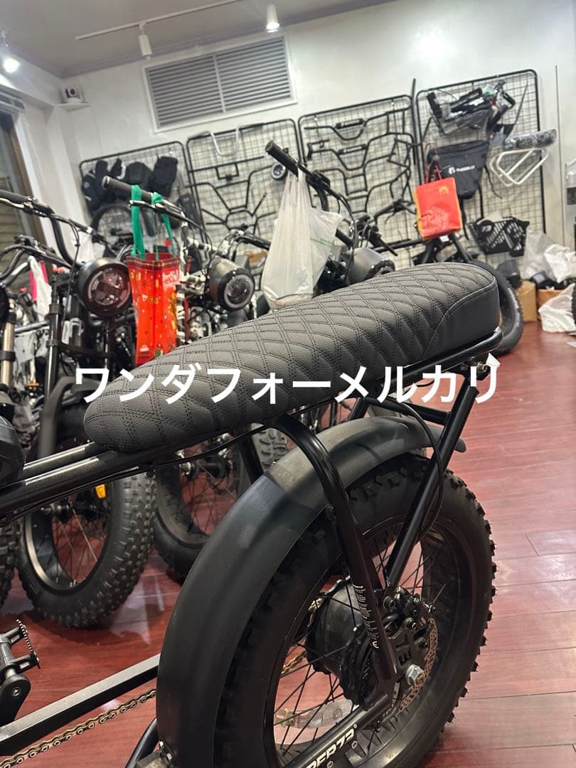 Super73カスタムシート(サイズ載せあり)、穴取り付け工事別途になります。