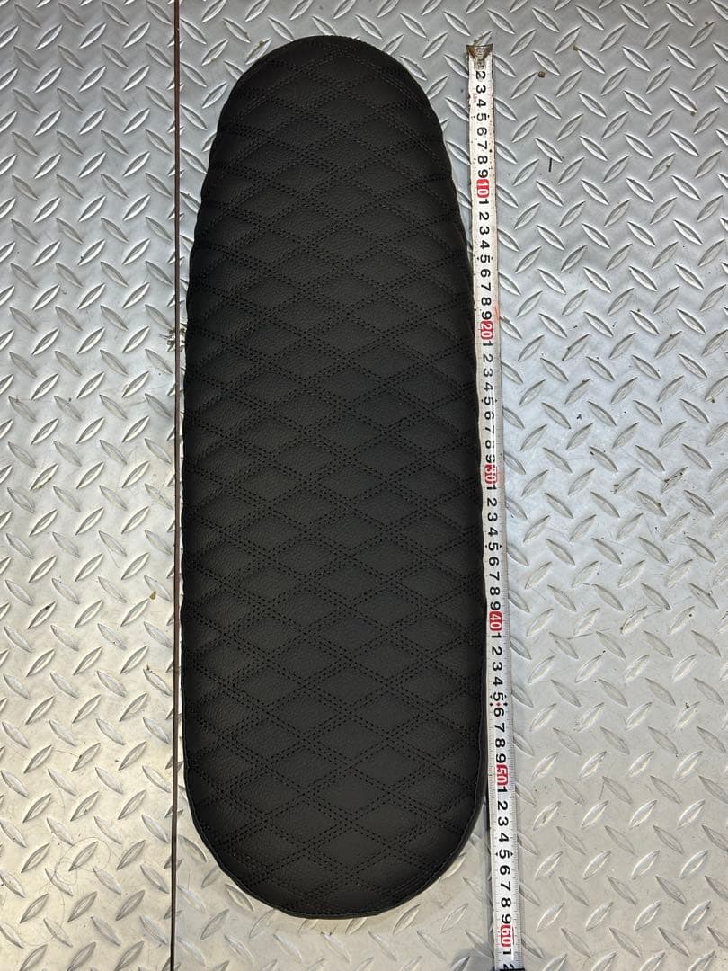 Super73カスタムシート(サイズ載せあり)、穴取り付け工事別途になります。