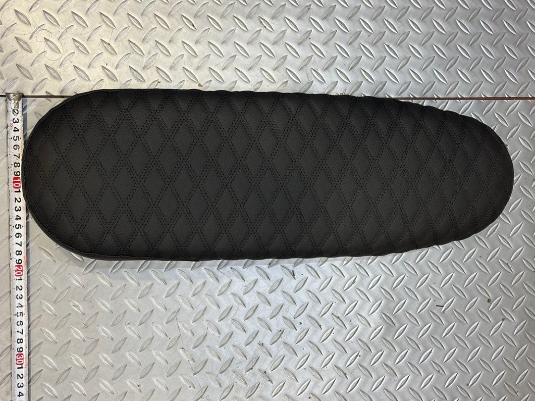 Super73カスタムシート(サイズ載せあり)、穴取り付け工事別途になります。