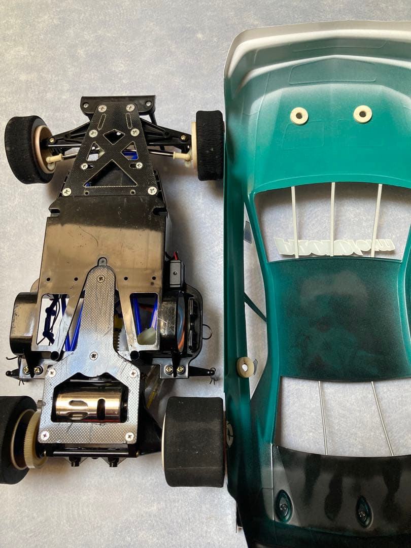 タミヤRCカー1/10.Cカーシャーシ/メカ付き、ボディ/キャデラック•ナスカー