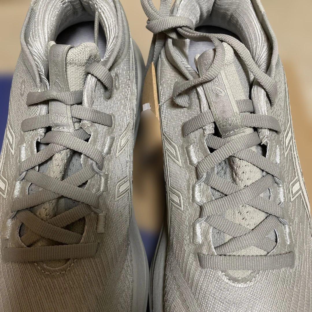 ASICS グレー ランニングシューズ　#1043