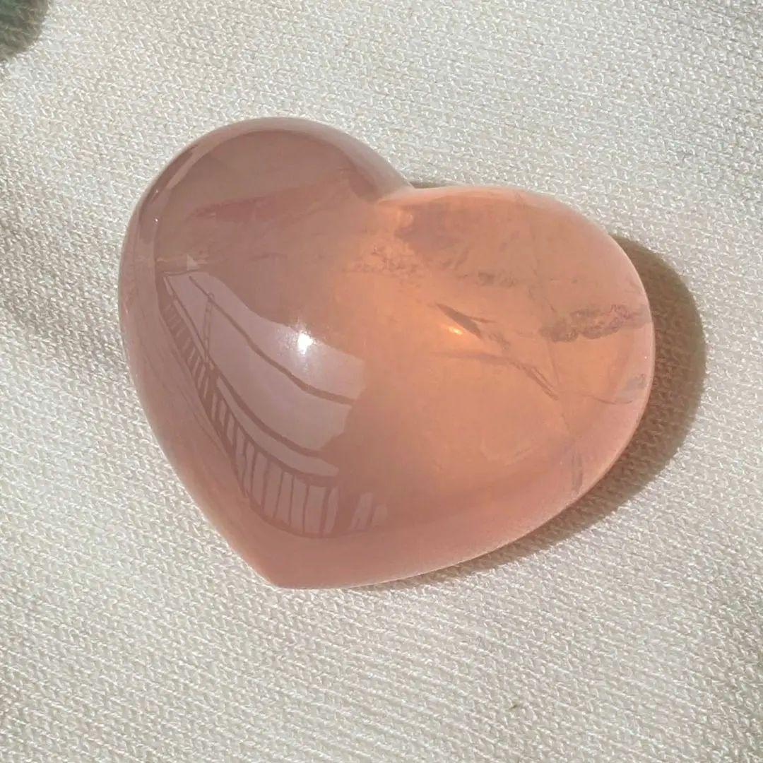 高品質スターローズクォーツのハート型ハンドポリッシュ