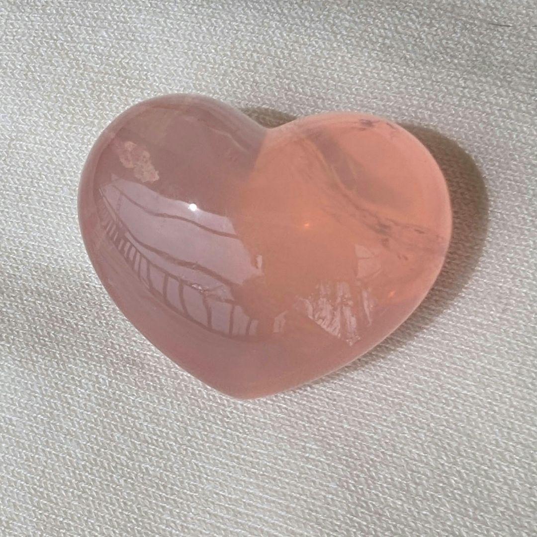 高品質スターローズクォーツのハート型ハンドポリッシュ