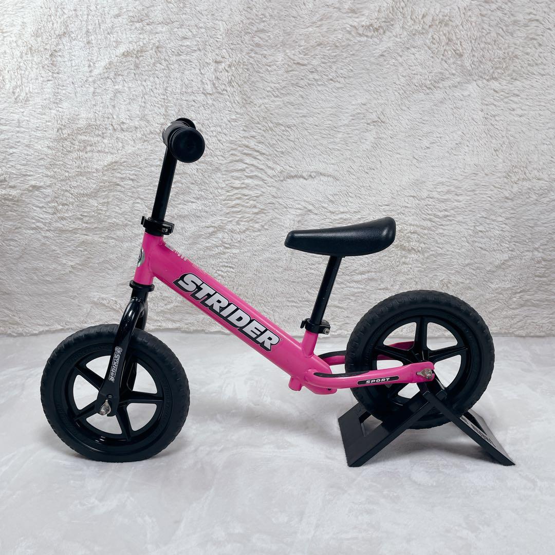 ✨美品✨　STRIDER 12インチ SPORT 大人気色　ピンク　スタンド付