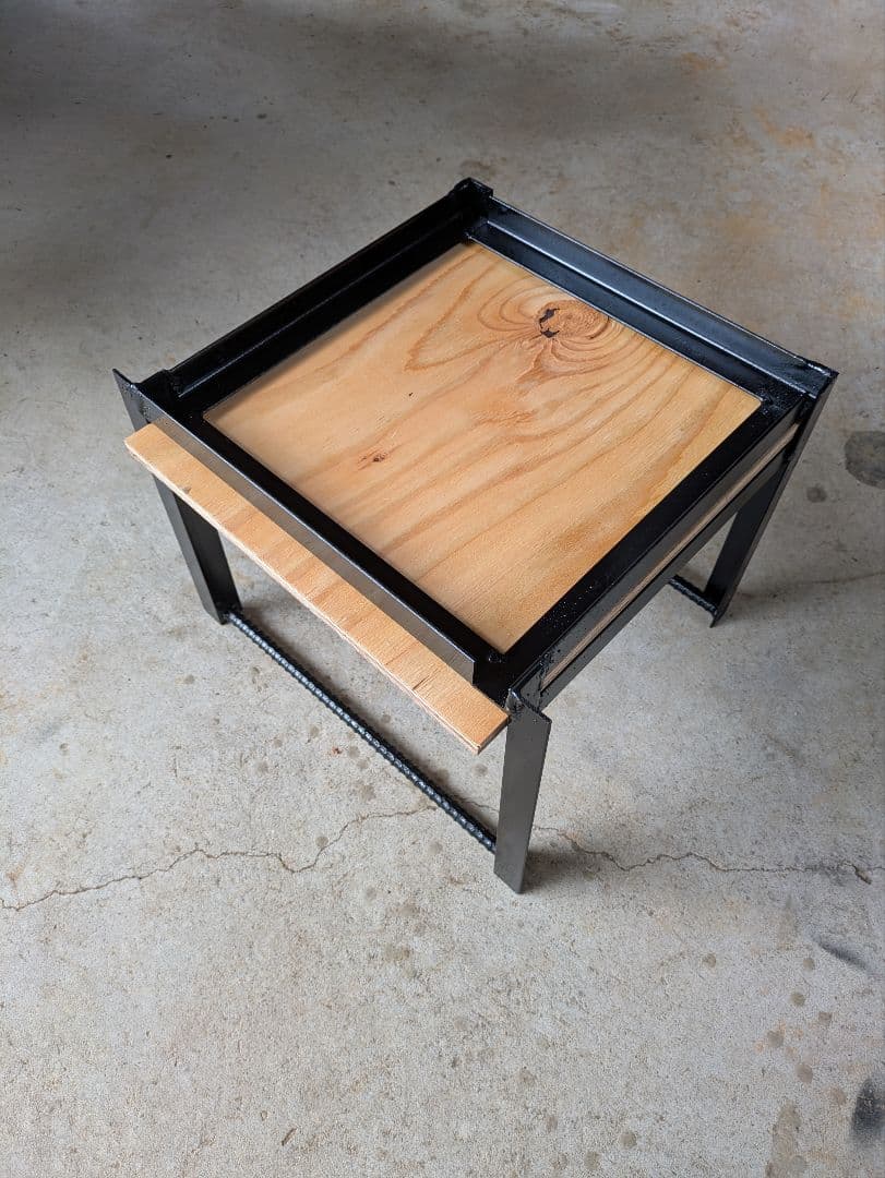 ニホンミツバチ　日本蜜蜂　30センチ　重箱用　鉄製台　蜜蜂　巣箱