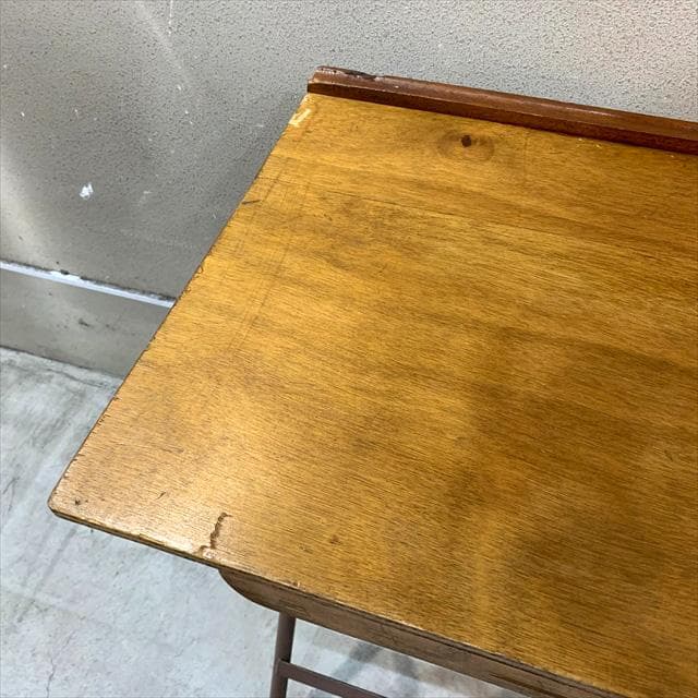 ヴィンテージのフォールディングデスク②
