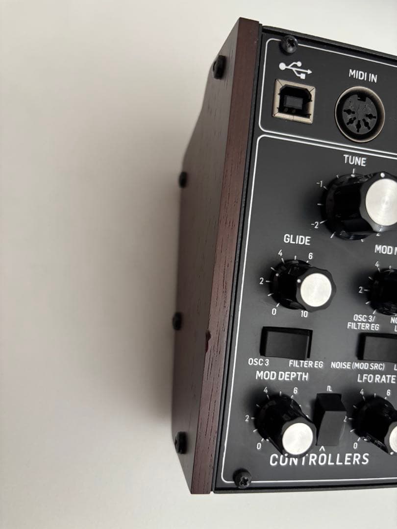 Behringer MODEL D ベリンガー アナログシンセサイザー