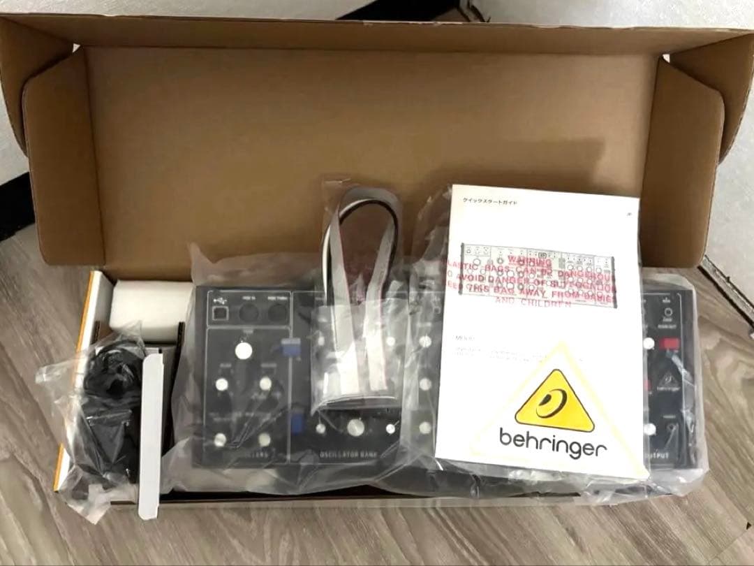 Behringer MODEL D ベリンガー アナログシンセサイザー