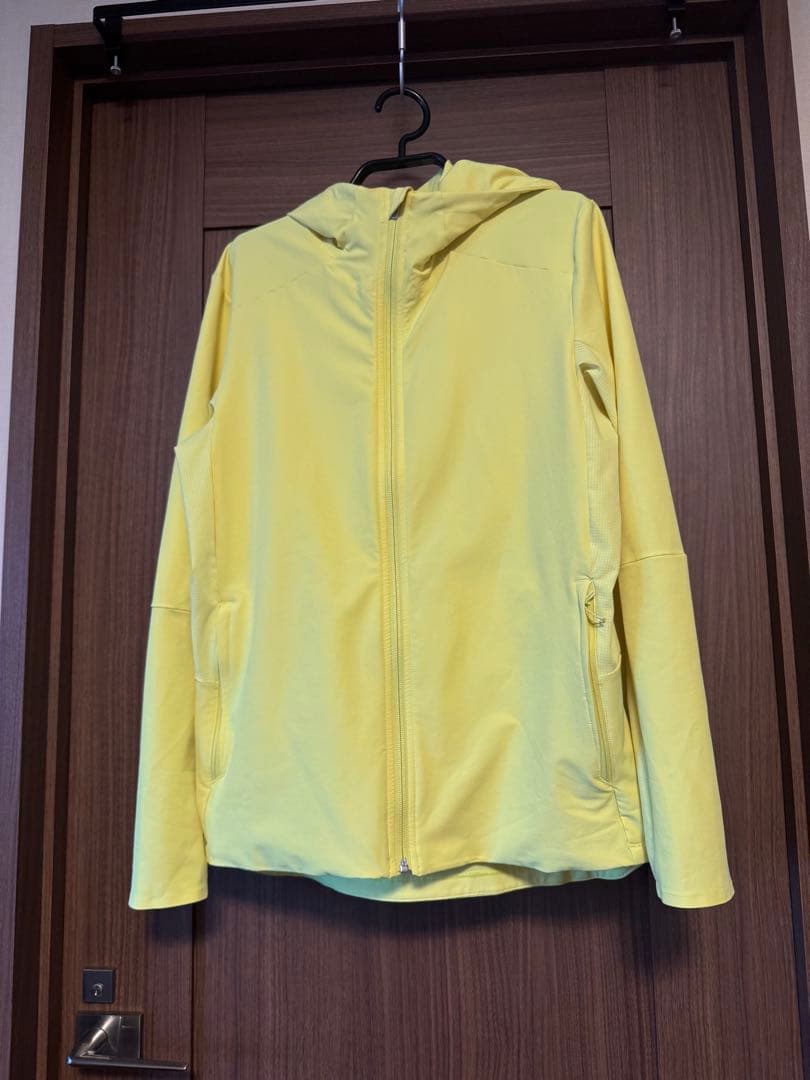 ウォーキング・ランニングウェア lululemon warp light jaket xs