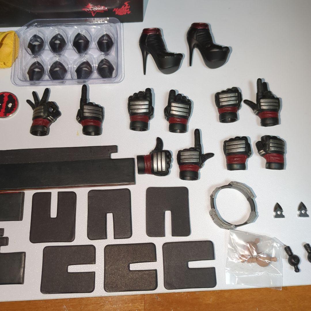 デッドプールホットトイズ