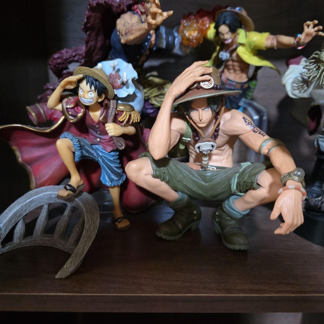ワンピースフィギュアおまとめ。　エース、白ひげ、ルフィー、キッド５体！