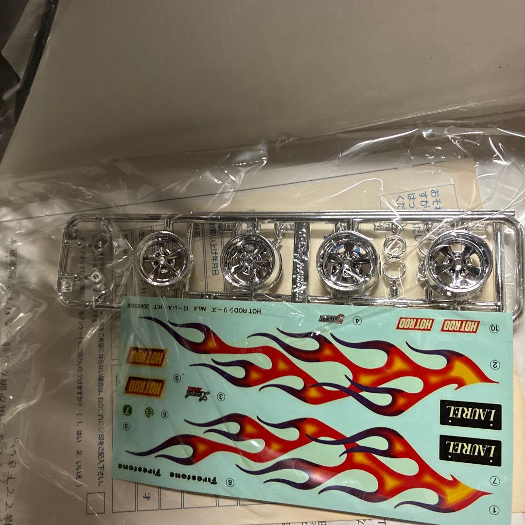 青島HOT ROD LAUREL 1/24 未組立キット