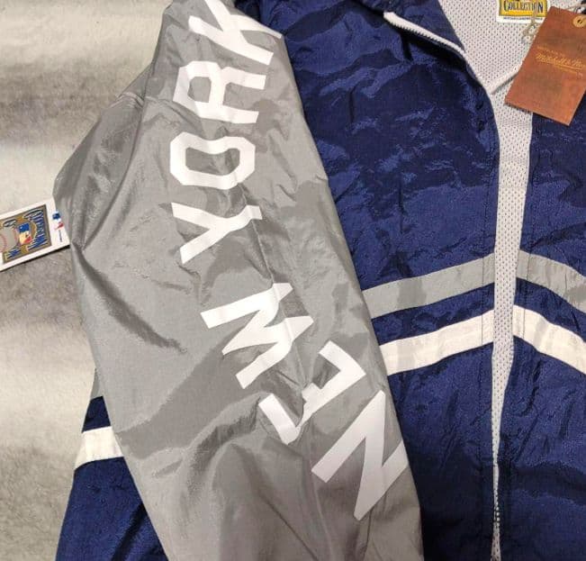半額セール！MLB UNDENIA WINDBREAKER（ＮＹヤンキース３XL