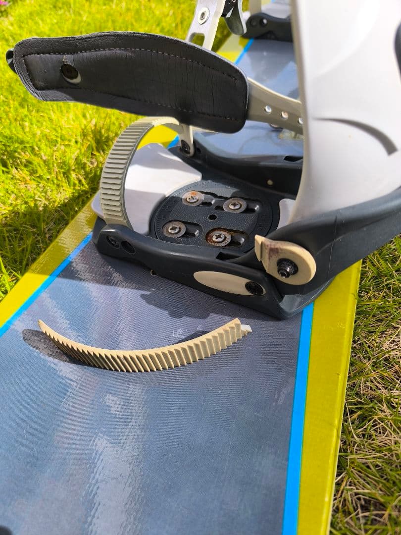 スノーボード バインディング